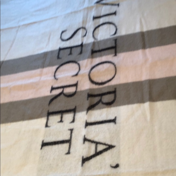 Victoria’s Secret signature fringed throw 54”x60” - Picture 5 of 6